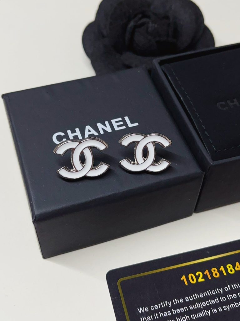 C-White Earrings(DPA1154)C-White Earrings(DPA1154)