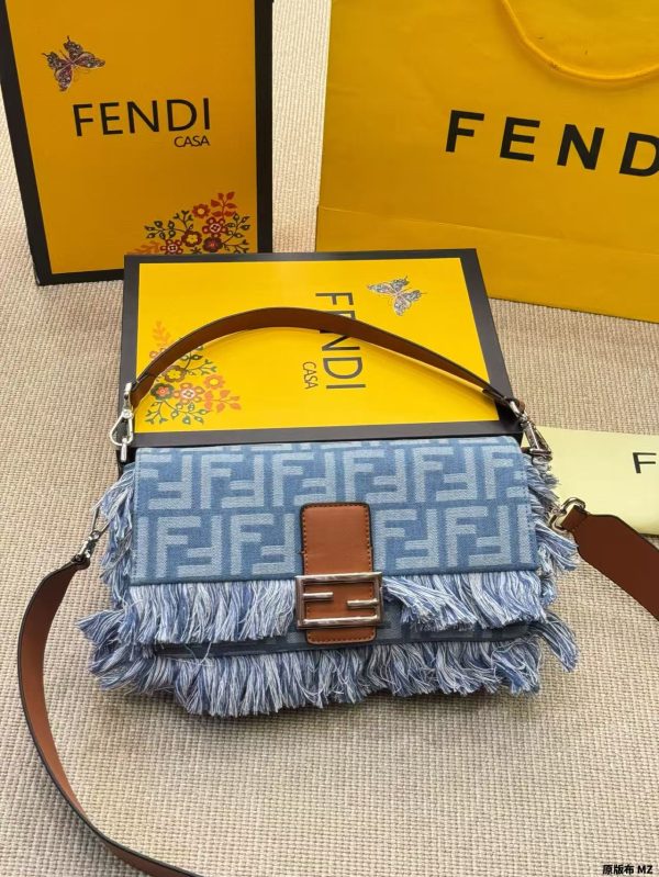 F- Denim Blue Purse (QC8345)F- Denim Blue Purse (QC8345)