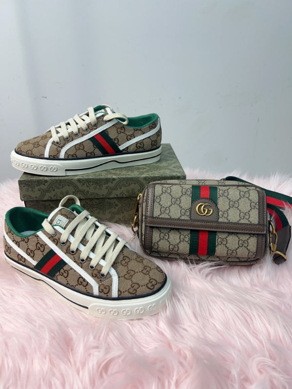 G-Bag+Sneakers (A300)G-Bag+Sneakers (A300)