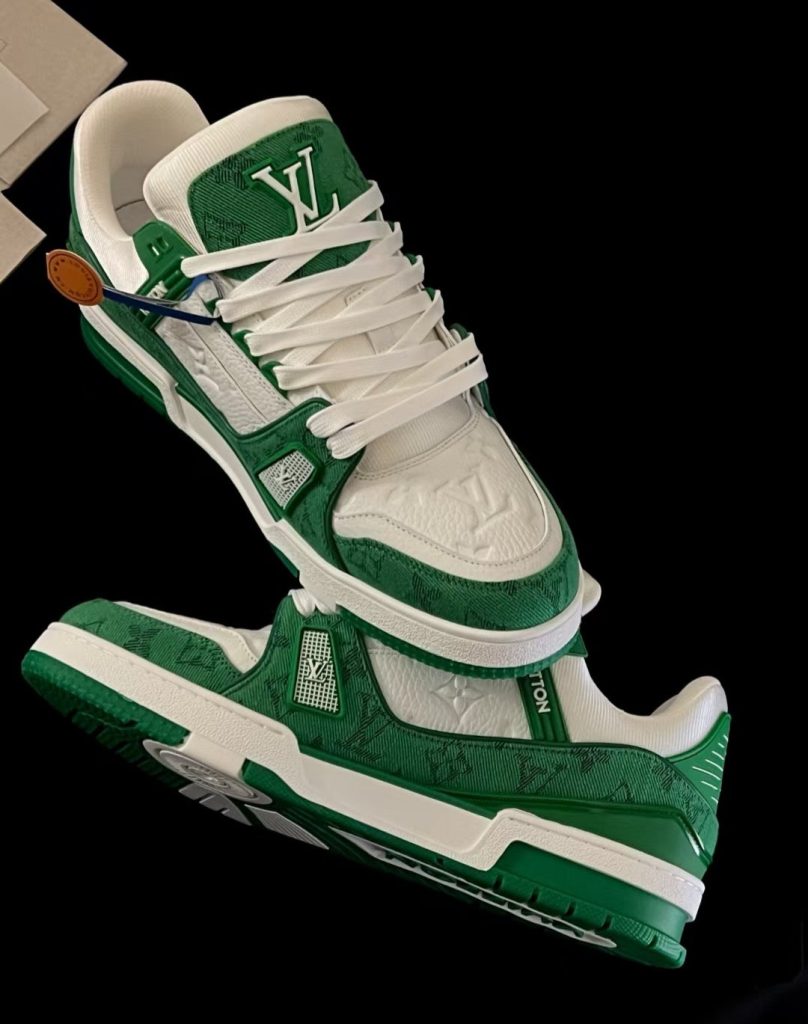 L- Green Sneakers (MZ2218)L- Green Sneakers (MZ2218)