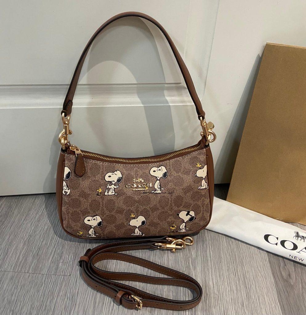 C-Snoopy Crossbody Purse (OS8265)C-Snoopy Crossbody Purse (OS8265)