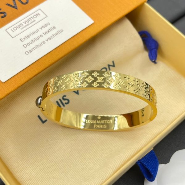 L-Bangle (DE449)L-Bangle (DE449)