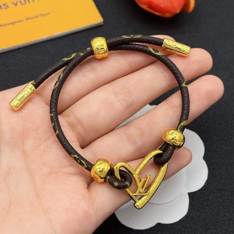 L- Leather Bracelet (DE15051)L- Leather Bracelet (DE15051)