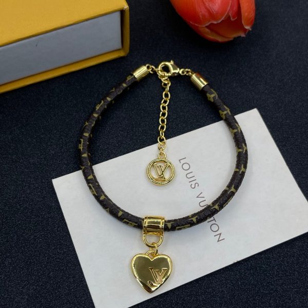 L- Leather Bracelet (DE1535)L- Leather Bracelet (DE1535)