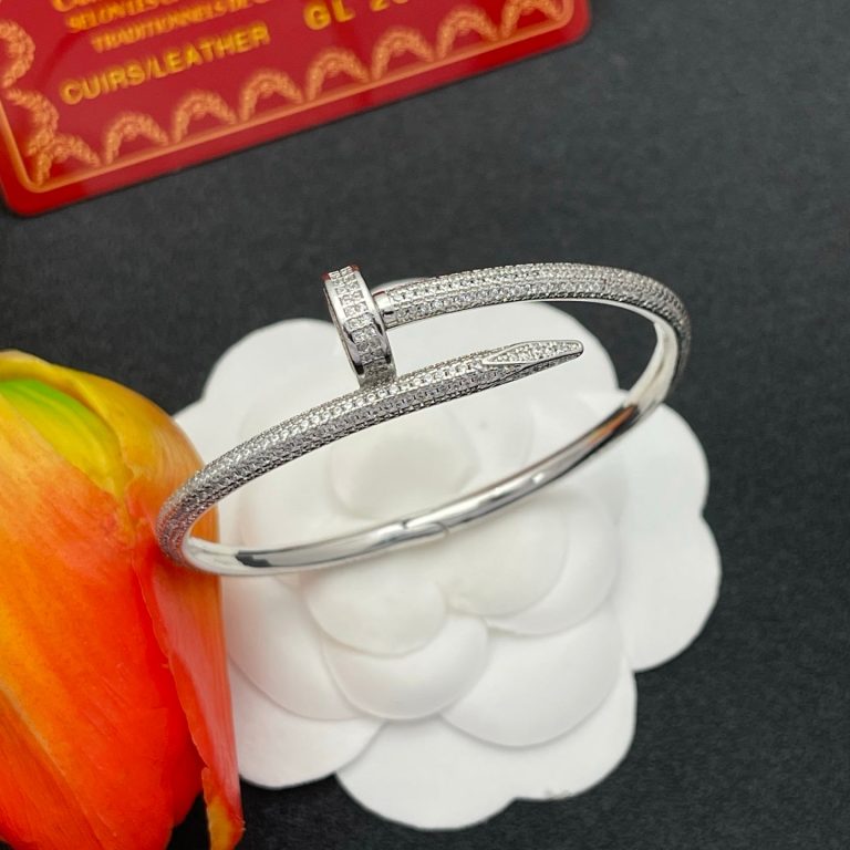 C-Bangle (DE5533)C-Bangle (DE5533)