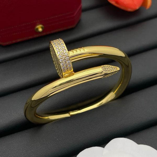C-Bangle (DE8899)C-Bangle (DE8899)