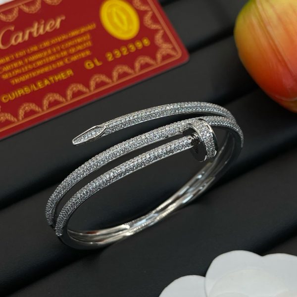 C-Bangle (DE3679)C-Bangle (DE3679)