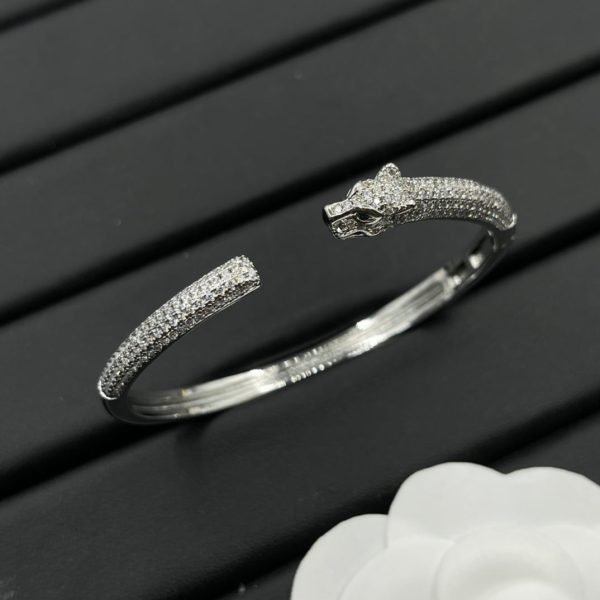 C-Bangle (DE5568)C-Bangle (DE5568)