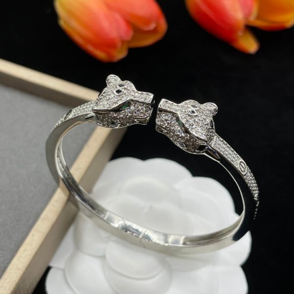 C-Bangle (DE5569)C-Bangle (DE5569)