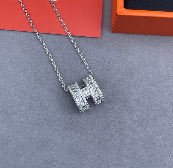 H- Necklace (DE11231)H- Necklace (DE11231)