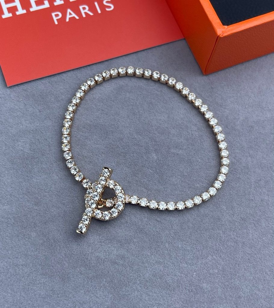 H-Diamond Bracelet (DE16088)H-Diamond Bracelet (DE16088)