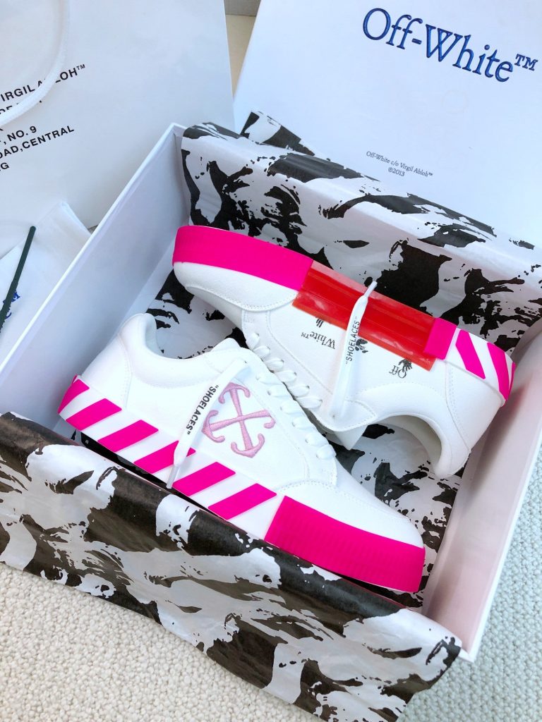 Off-White-Sneakers（DP55589）Off-White-Sneakers（DP55589）