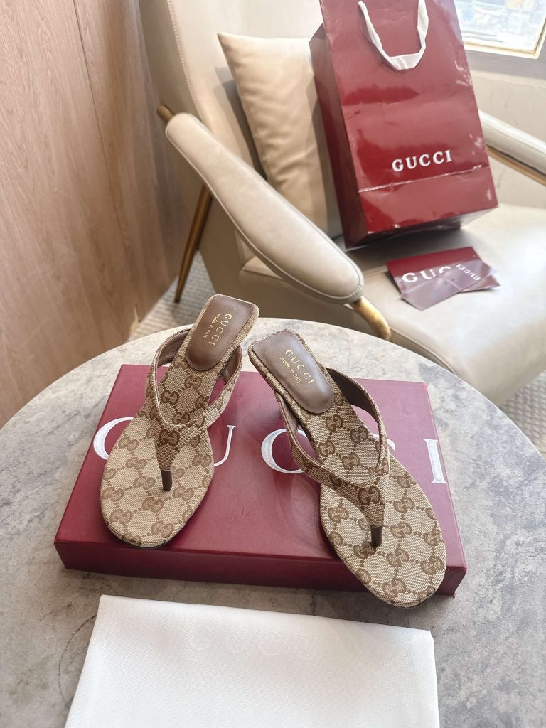 G- flip flops with a little heel (DP261)G- flip flops with a little heel (DP261)