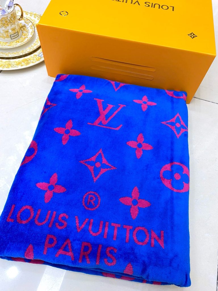 Blue-Rosy Yarn-Dyed Jacquard Double-sided Beach TowelBlue-Rosy Yarn-Dyed Jacquard Double-sided Beach Towel