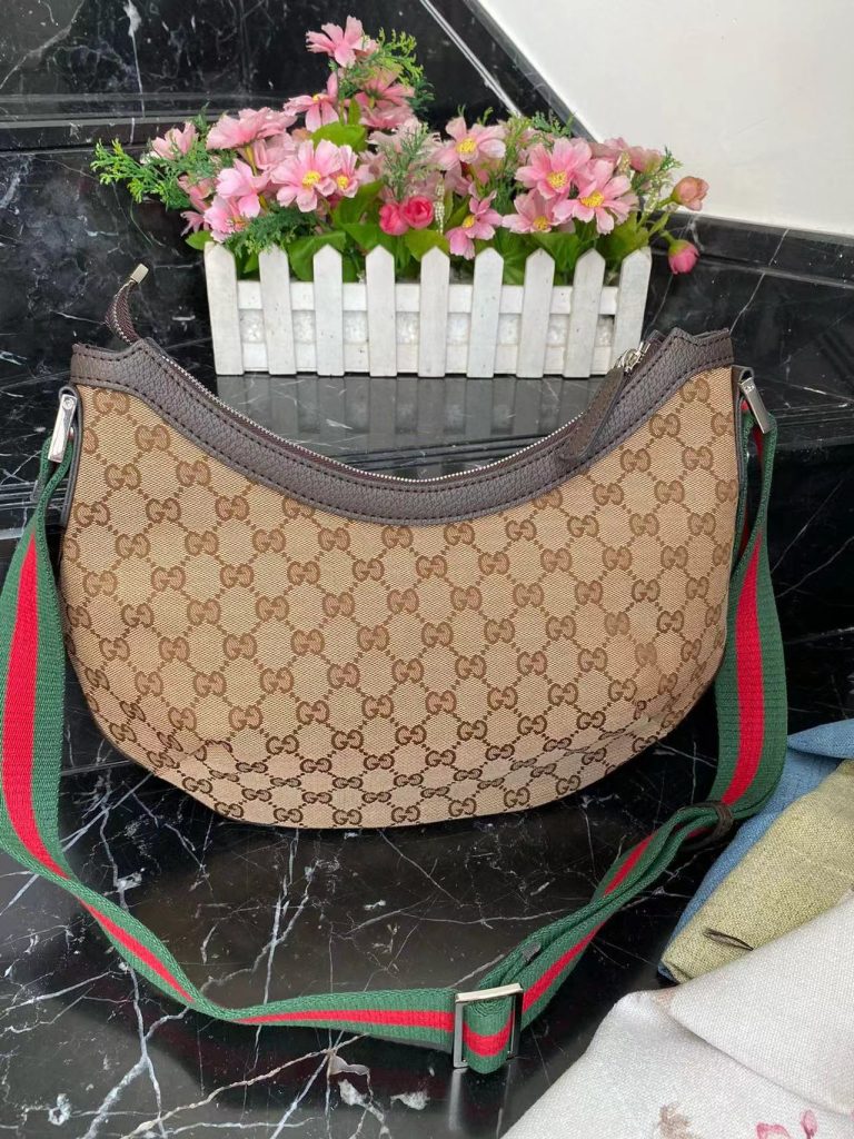 Simple Crossbody BagSimple Crossbody Bag