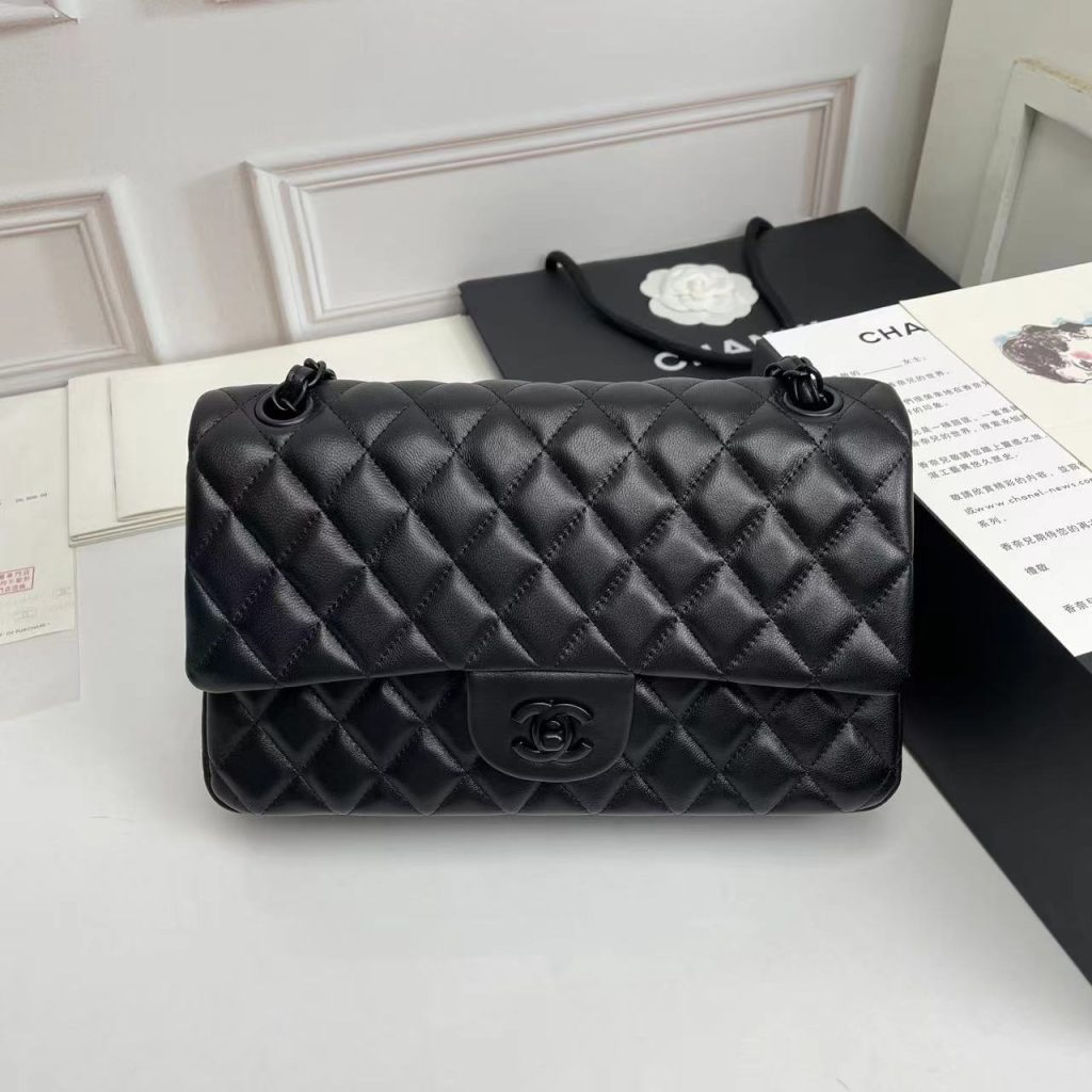 All Black Classic PurseAll Black Classic Purse