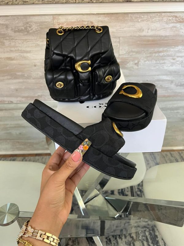 C-Backpack and slippers (QD625)C-Backpack and slippers (QD625)