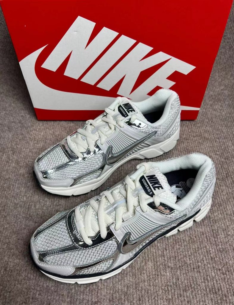 N-Silver Sneakers (MZ723)N-Silver Sneakers (MZ723)