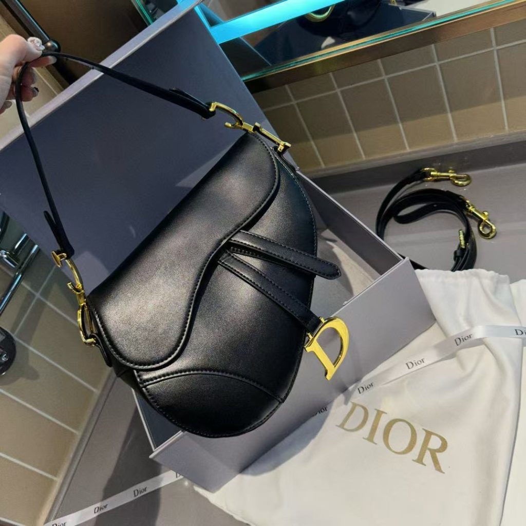 D-Classical Sling Bag(QC129)D-Classical Sling Bag(QC129)