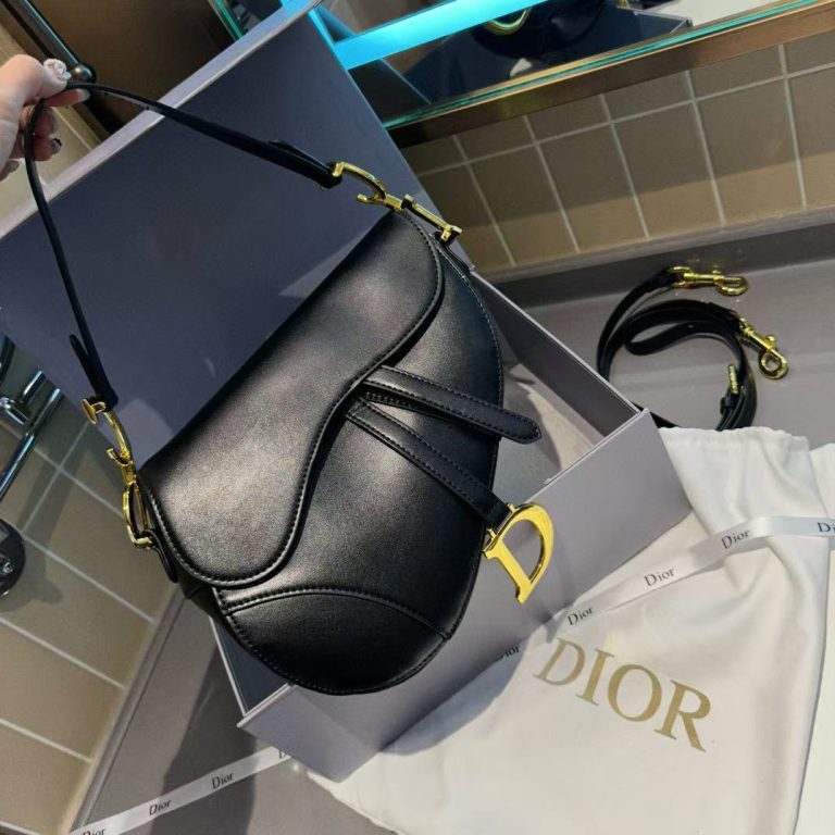 D-Classical Sling Bag(QC129)D-Classical Sling Bag(QC129)