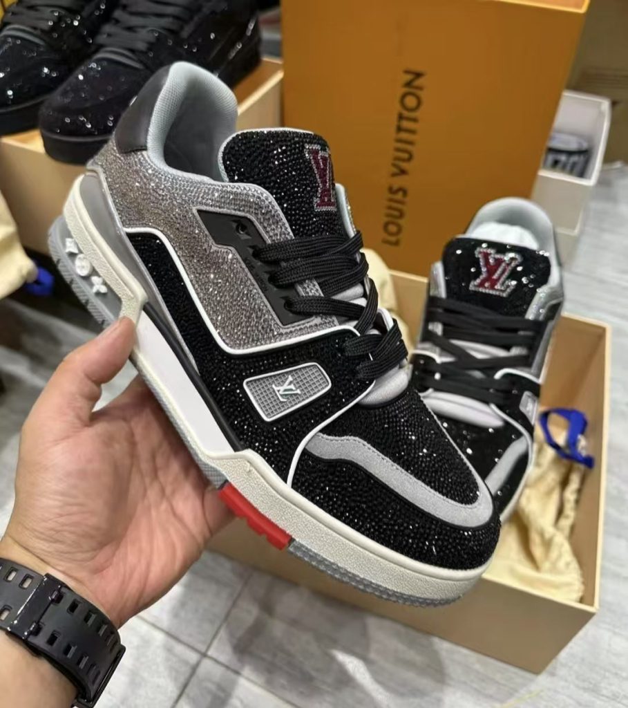 L- Daimon Sneakers (MZ1656)L- Daimon Sneakers (MZ1656)