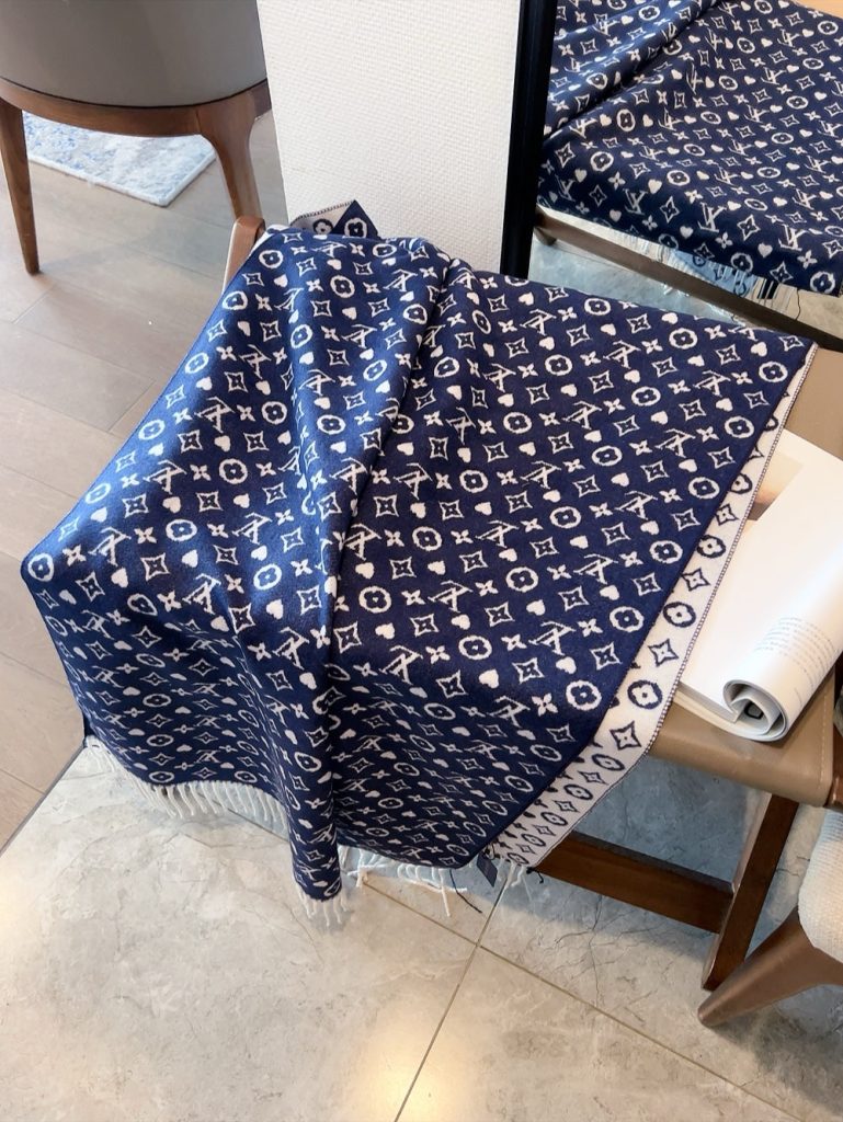 L- Scarf (XJ009)L- Scarf (XJ009)
