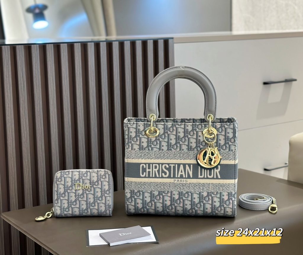 D-Embroidery 2 pcs bag set (QC12129)D-Embroidery 2 pcs bag set (QC12129)