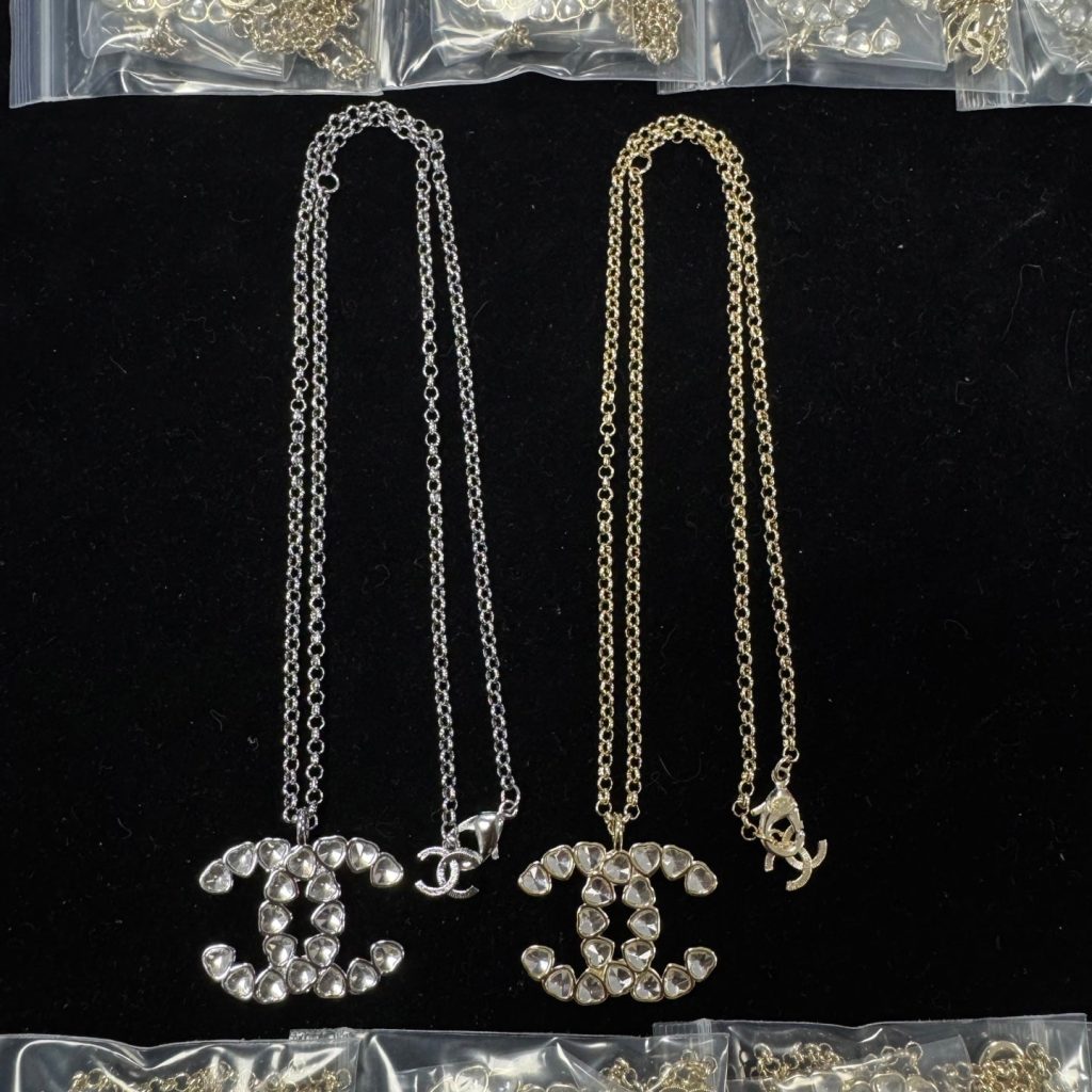 C- Necklace (DE16005)C- Necklace (DE16005)