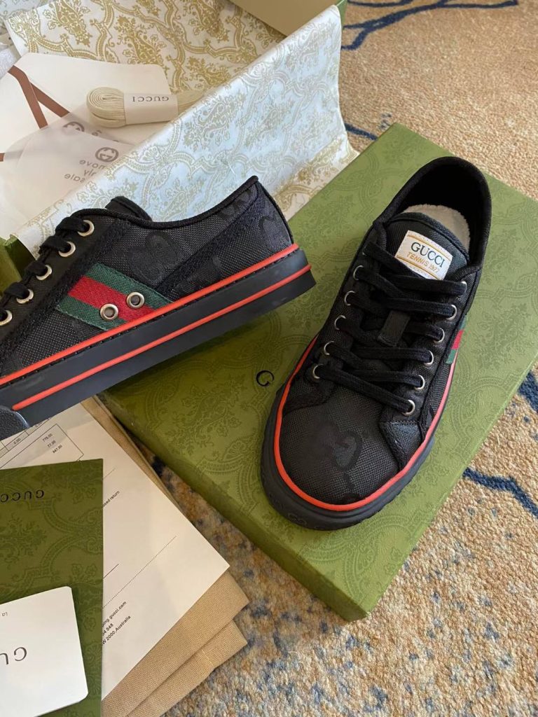 G- Black Sneakers (YC1670)G- Black Sneakers (YC1670)