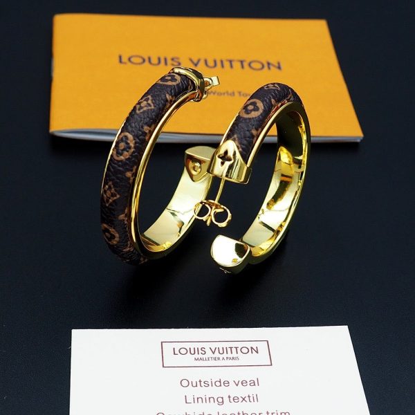 L-Classic Real Leather Made Hoop Earrings (SP211)L-Classic Real Leather Made Hoop Earrings (SP211)