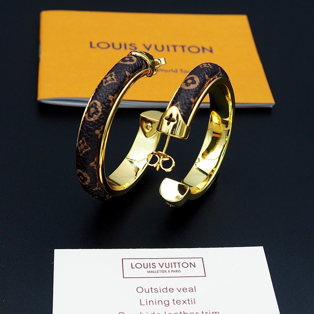 L-Classic Real Leather Made Hoop Earrings (SP211)L-Classic Real Leather Made Hoop Earrings (SP211)
