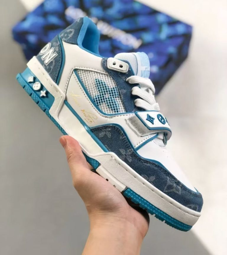 L- Blue Sneakers (MZ2159)L- Blue Sneakers (MZ2159)
