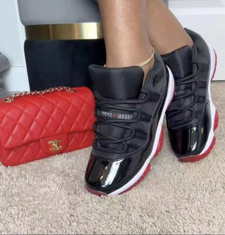 Red Bag&Black Sneakers(QZ57)Red Bag&Black Sneakers(QZ57)