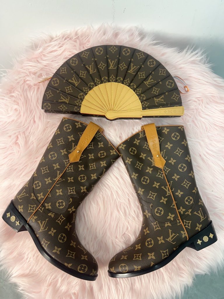 L- Boots and Real Leather Fan Bag Set (DP2502)L- Boots and Real Leather Fan Bag Set (DP2502)