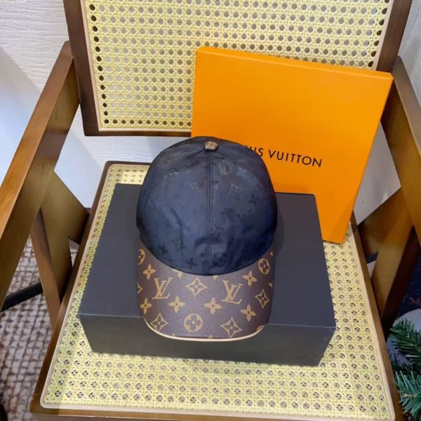 L-Hat(YY2820)L-Hat(YY2820)