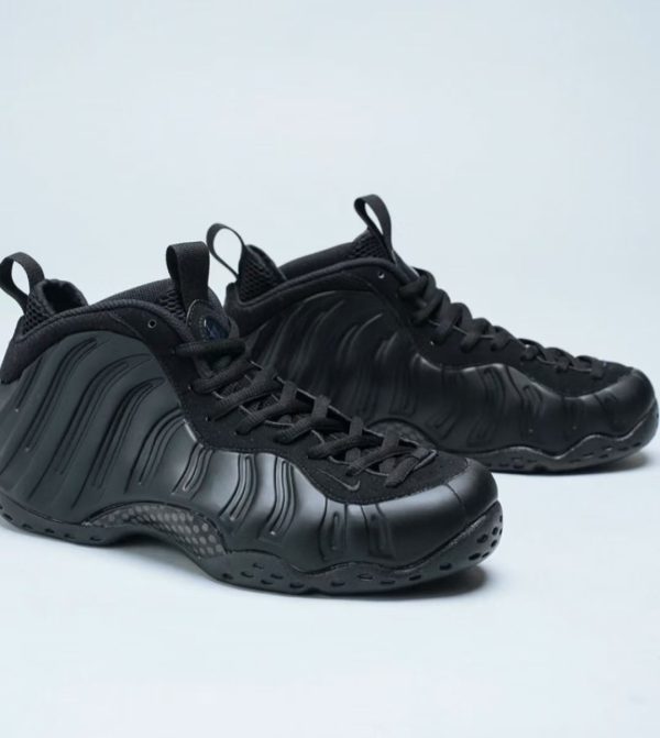 New All Black Sneakers(MZ4928)New All Black Sneakers(MZ4928)