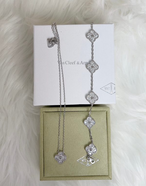 V-Bracelet and Necklace Set (V880)V-Bracelet and Necklace Set (V880)