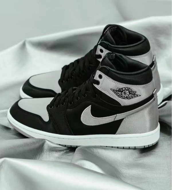 Black&Silver Sneakers(MZ1720)Black&Silver Sneakers(MZ1720)