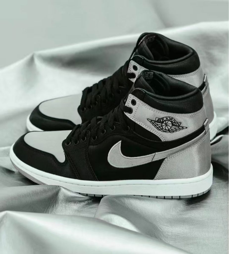 Black&Silver Sneakers(MZ1720)Black&Silver Sneakers(MZ1720)