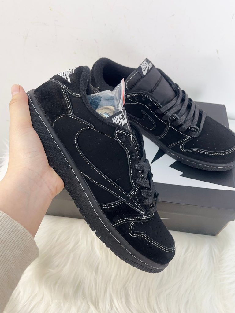 Black Sneakers（MZ55444）Black Sneakers（MZ55444）