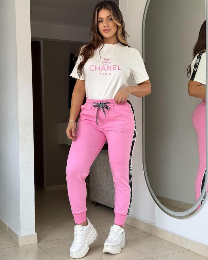 C-Crown Neck Top + Pink Cuffed Trousers(J5152)C-Crown Neck Top + Pink Cuffed Trousers(J5152)