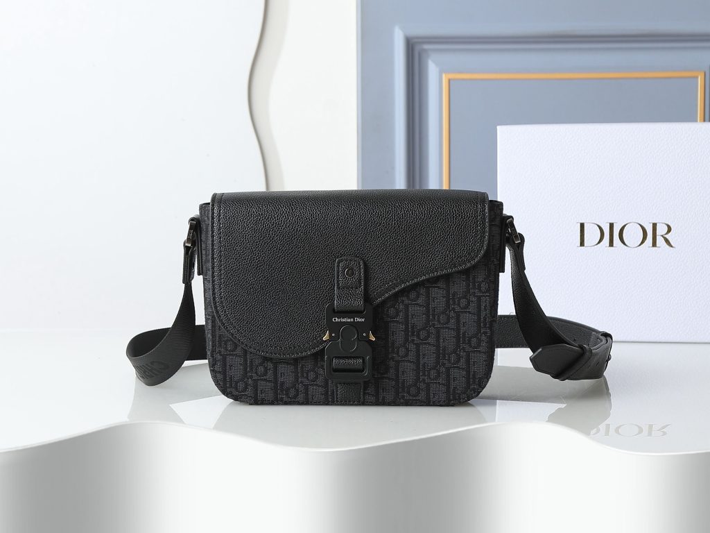 D-Crossbody Bag (QQ049)D-Crossbody Bag (QQ049)