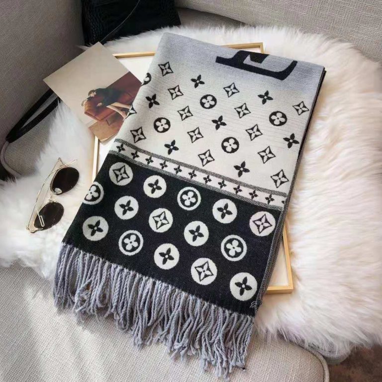 L-Cashmere ScarfL-Cashmere Scarf
