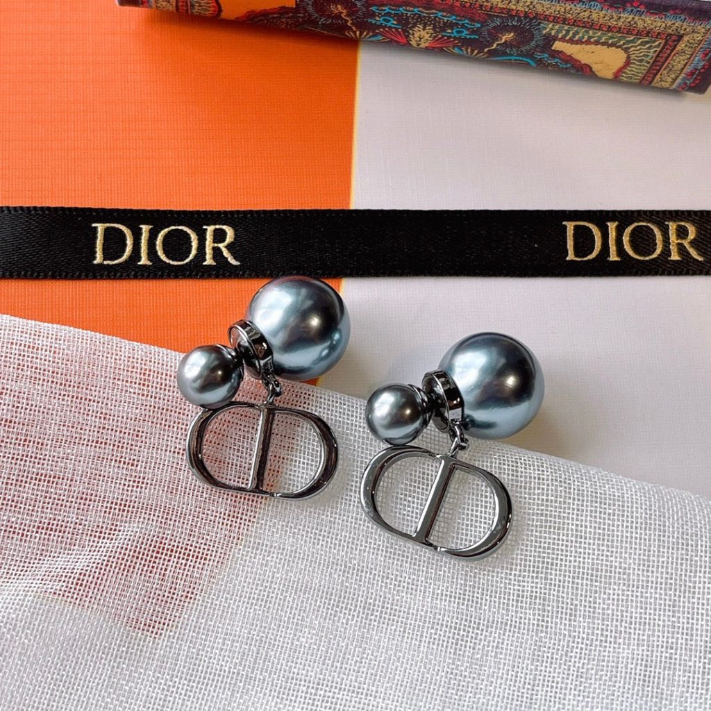 D-Monogram Dark Green Earrings（A777）D-Monogram Dark Green Earrings（A777）