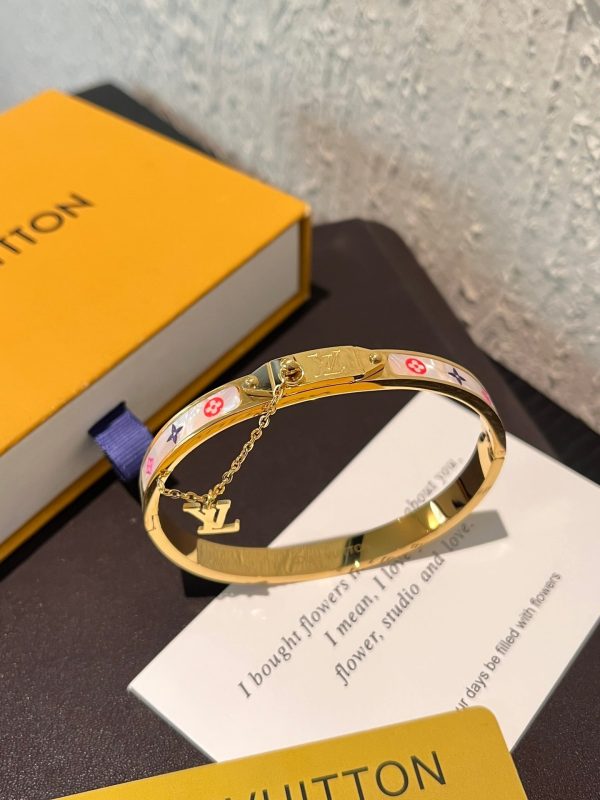 L-Bangle (JS476)L-Bangle (JS476)