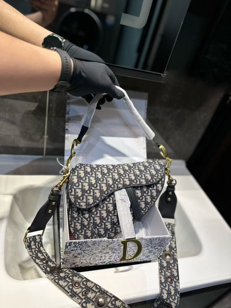 D-Classical Sling Bag(QC529)D-Classical Sling Bag(QC529)