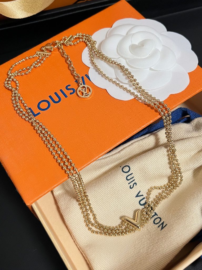 L-Multi-Layered V Necklace(X553)L-Multi-Layered V Necklace(X553)