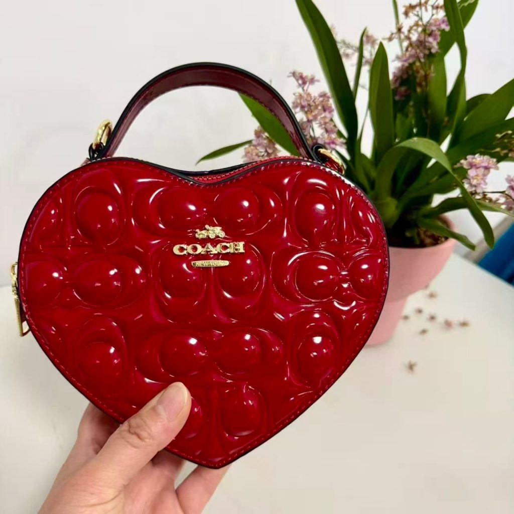 C- Heart Crossbody Handbag（CT6932）C- Heart Crossbody Handbag（CT6932）