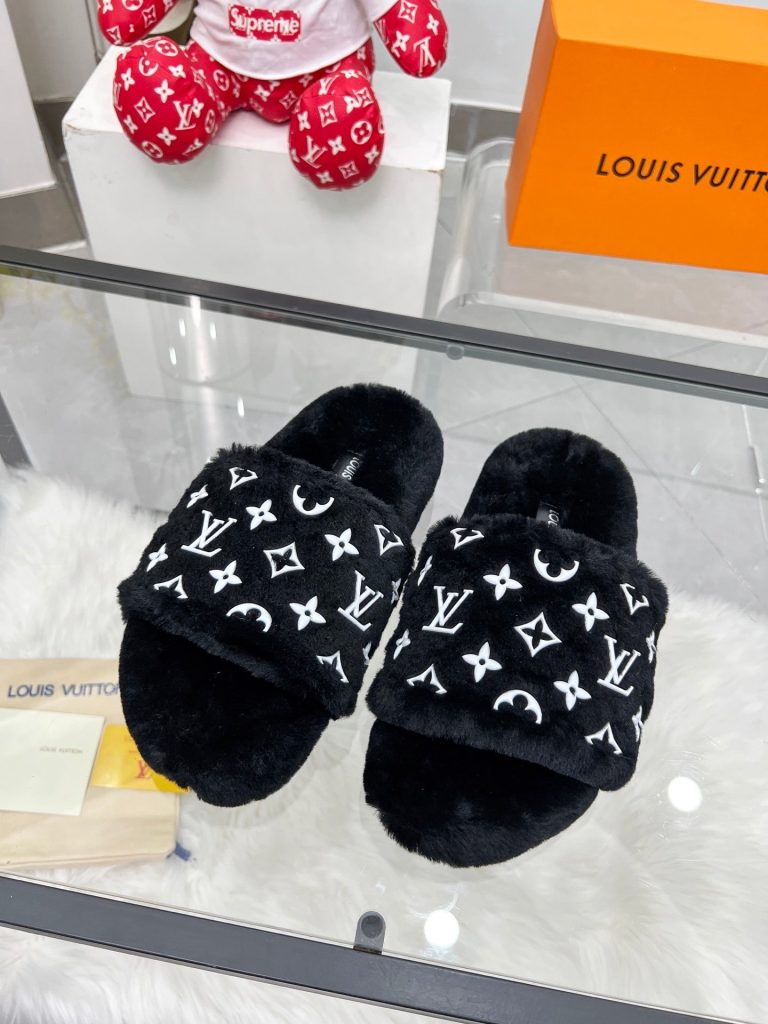 L-Plush slippers（DP13848）L-Plush slippers（DP13848）