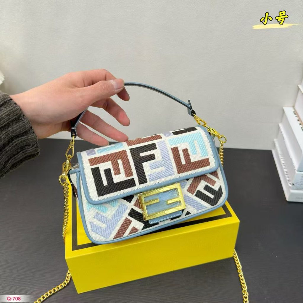 F- Lady Purse (QC18389)F- Lady Purse (QC18389)